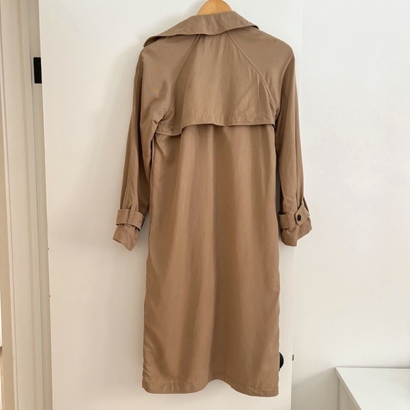 Aritzia Babaton Lawson Beige Trench Coat Flowy Lightweight Spring Classic Sz XXS - Picture 7 of 7
